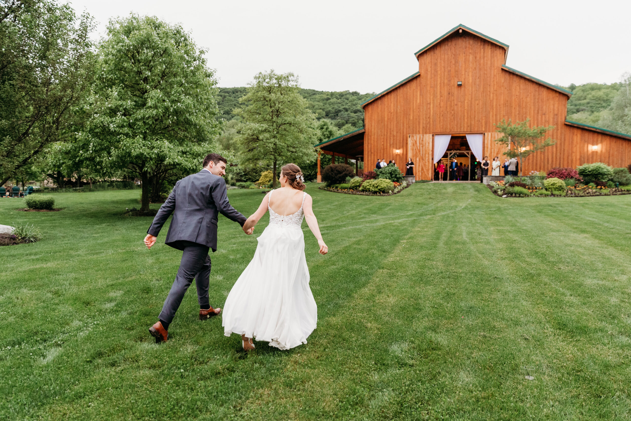 Read more about the article Rustic Elegance at The Nunda Ranch: A Central New York Wedding Venue Couples Love